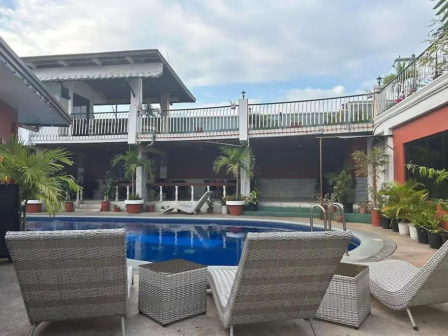 Vincent Resort Room 203 Netflix Pool Housekeeping! 安吉利斯