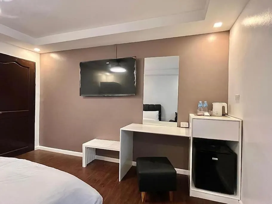 Vincent Resort Room 203 Netflix Pool Housekeeping! 安吉利斯 0*,  菲律宾