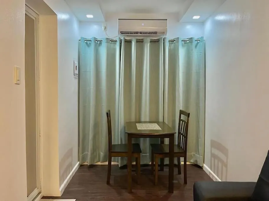 Vincent Resort Room 203 Netflix Pool Housekeeping! 安吉利斯 0*,  菲律宾