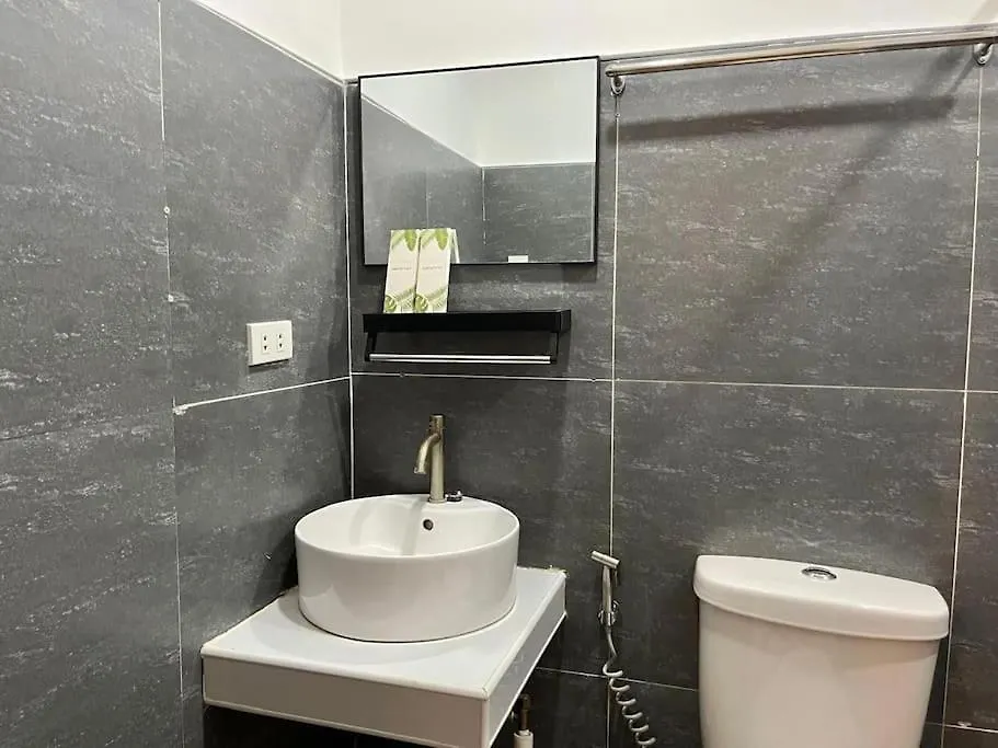 Vincent Resort Room 203 Netflix Pool Housekeeping! 安吉利斯 0*,  菲律宾