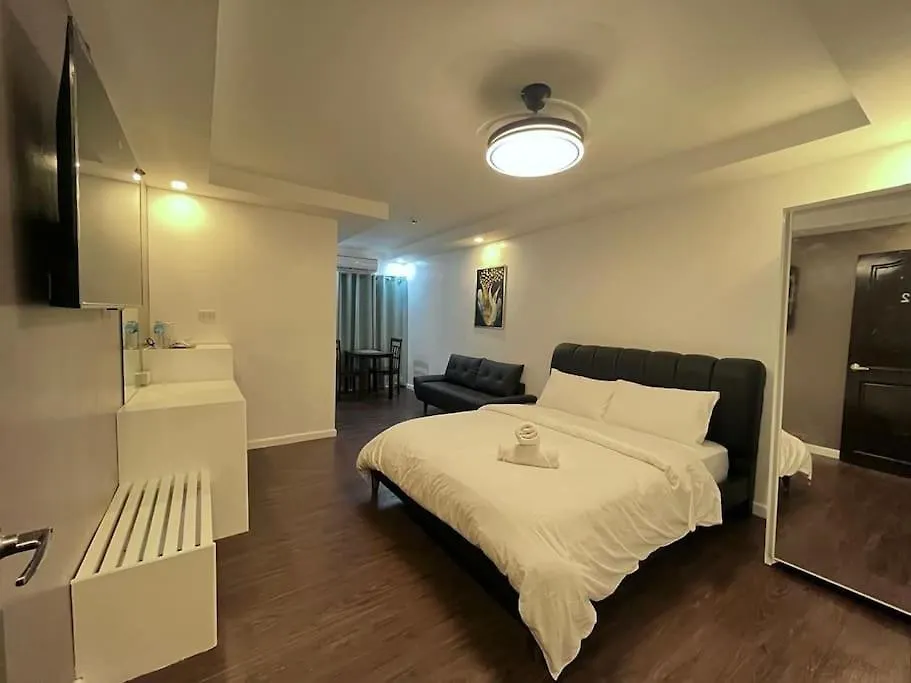 Vincent Resort Room 203 Netflix Pool Housekeeping! 安吉利斯